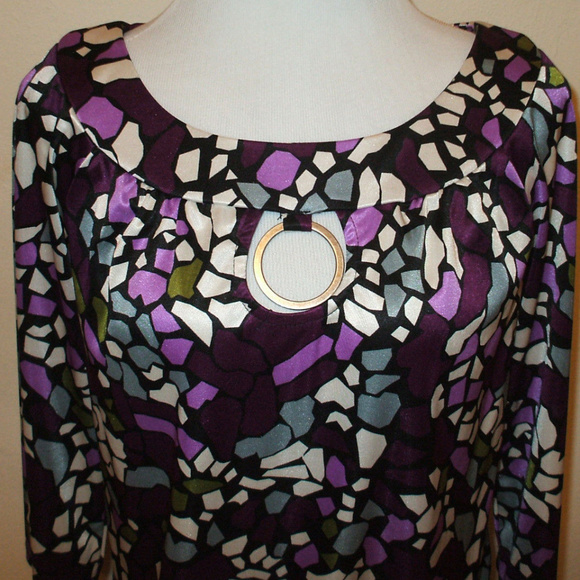 Satiny Stained Glass Keyhole Medallion Shirt Top - Picture 2 of 2